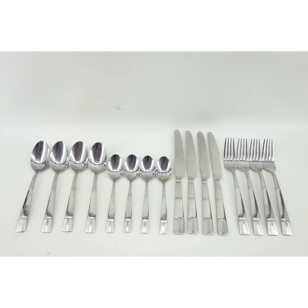 INTERNATIONAL STAINLESS Service For 4 Pre-owned 16 Piece Flatware